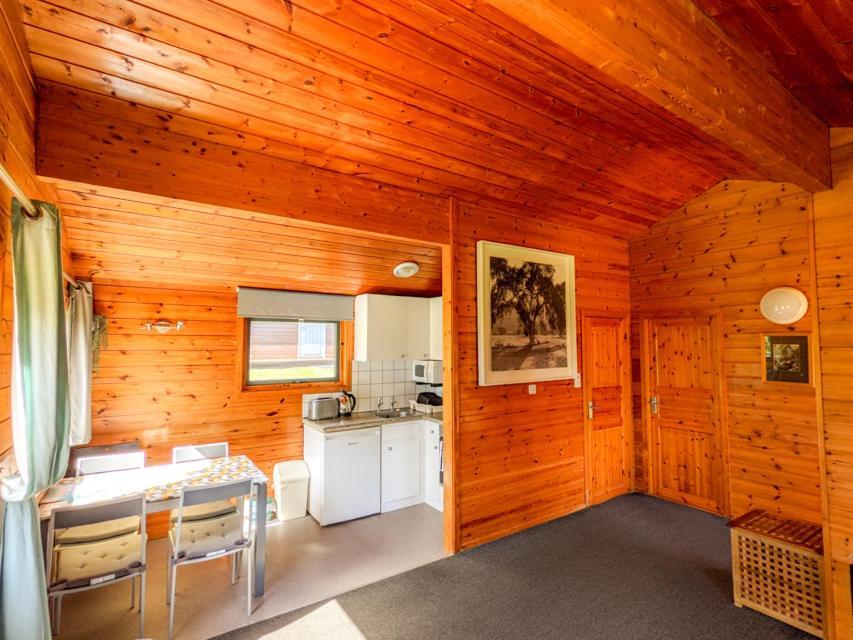 לאונססטון Avallon Lodges מראה חיצוני תמונה